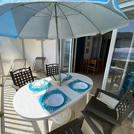 Au Lavandou Avec Terrasse Vue Et Parking - Fr-1-816-17 *